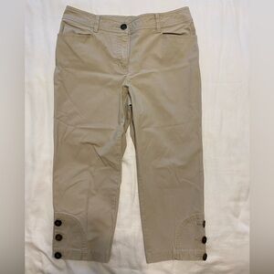 Chico’s size 0 Short tan capris with buttons on the legs
